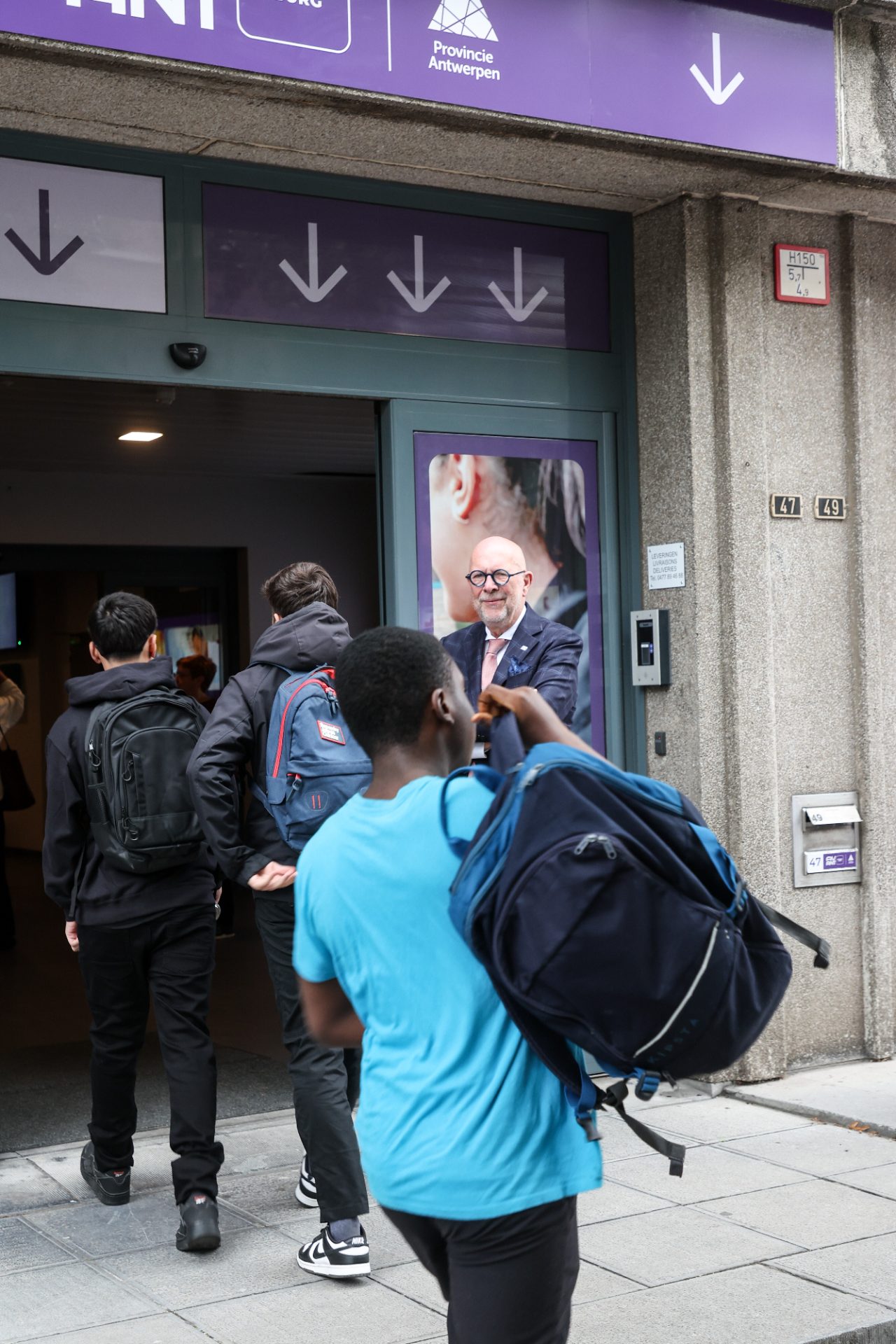 Luk Lemmens verwelkomt de studenten